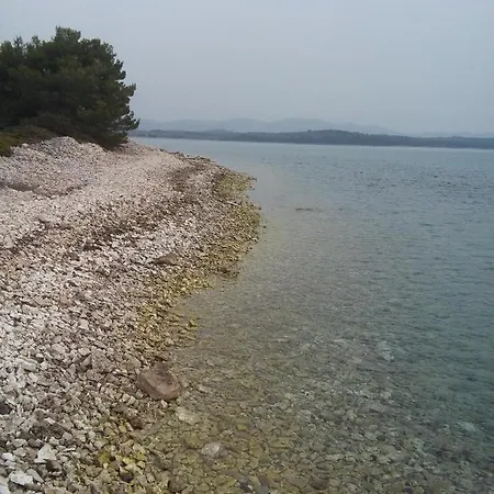 Secluded Fisherman's Radelj, - 12155 Ferienhaus Murter