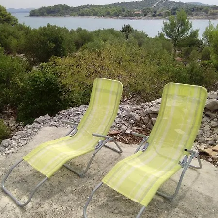 Secluded Fisherman's Radelj, - 12155