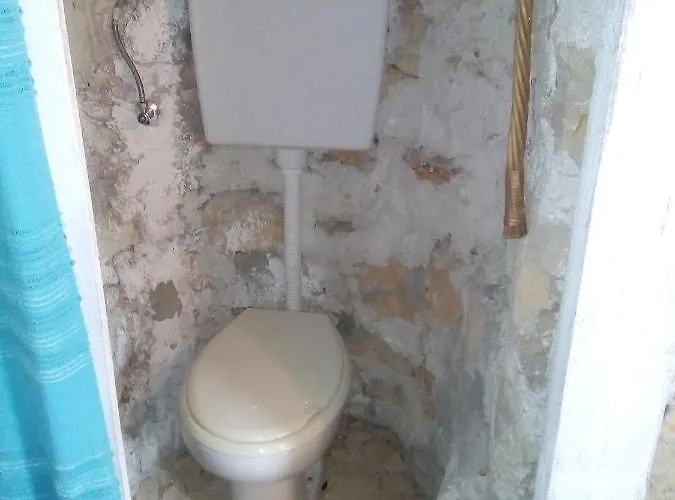 Secluded Fisherman's Radelj, - 12155 *